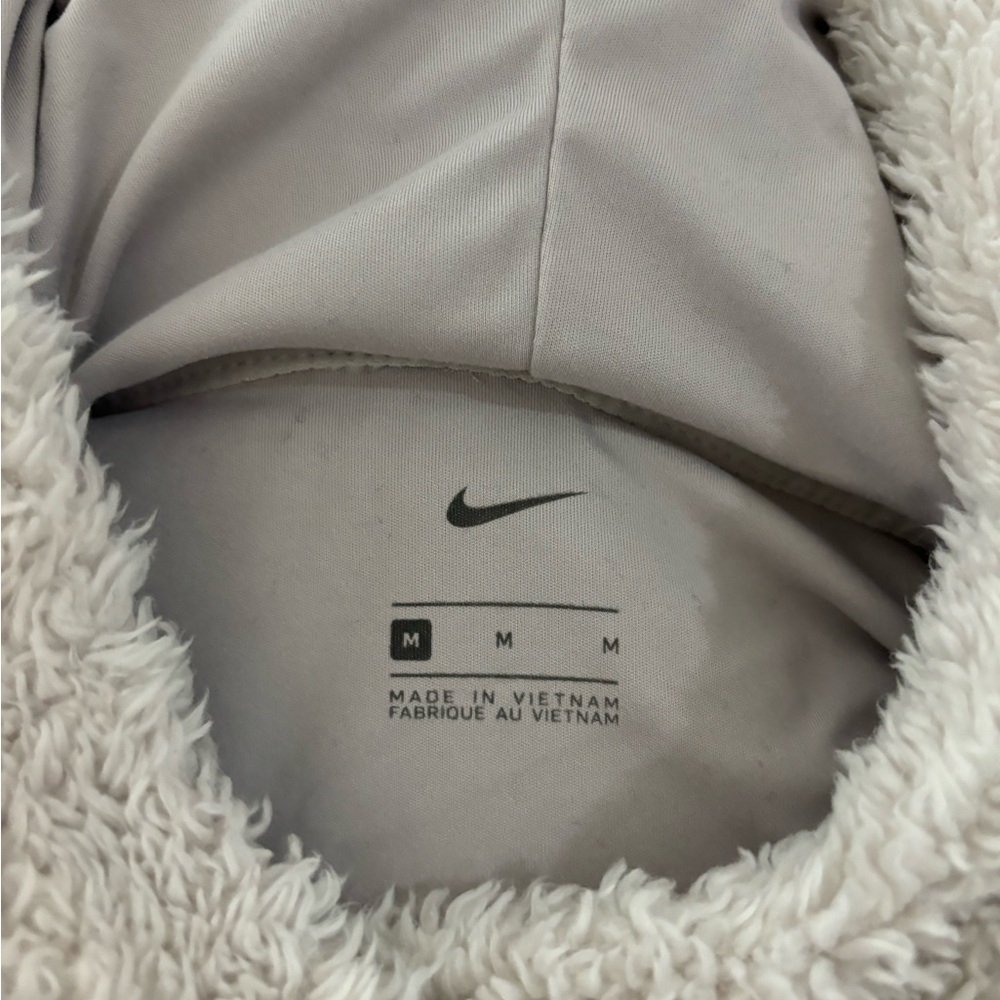 Nike Pullover - image 3
